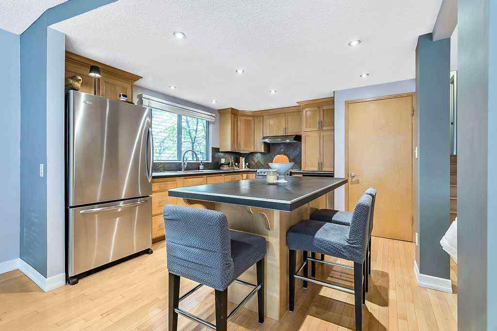 MLS® A2267325 - 5279 Dalcroft Crescent NW in Dalhousie Calgary, Residential