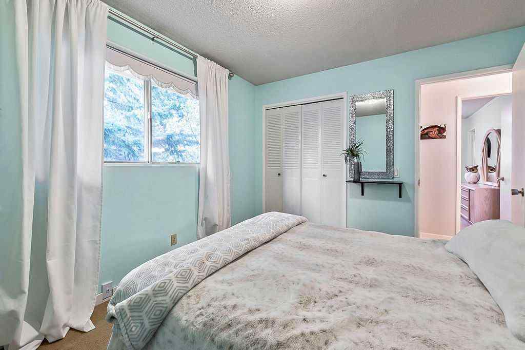MLS® A2267325 - 5279 Dalcroft Crescent NW in Dalhousie Calgary, Residential