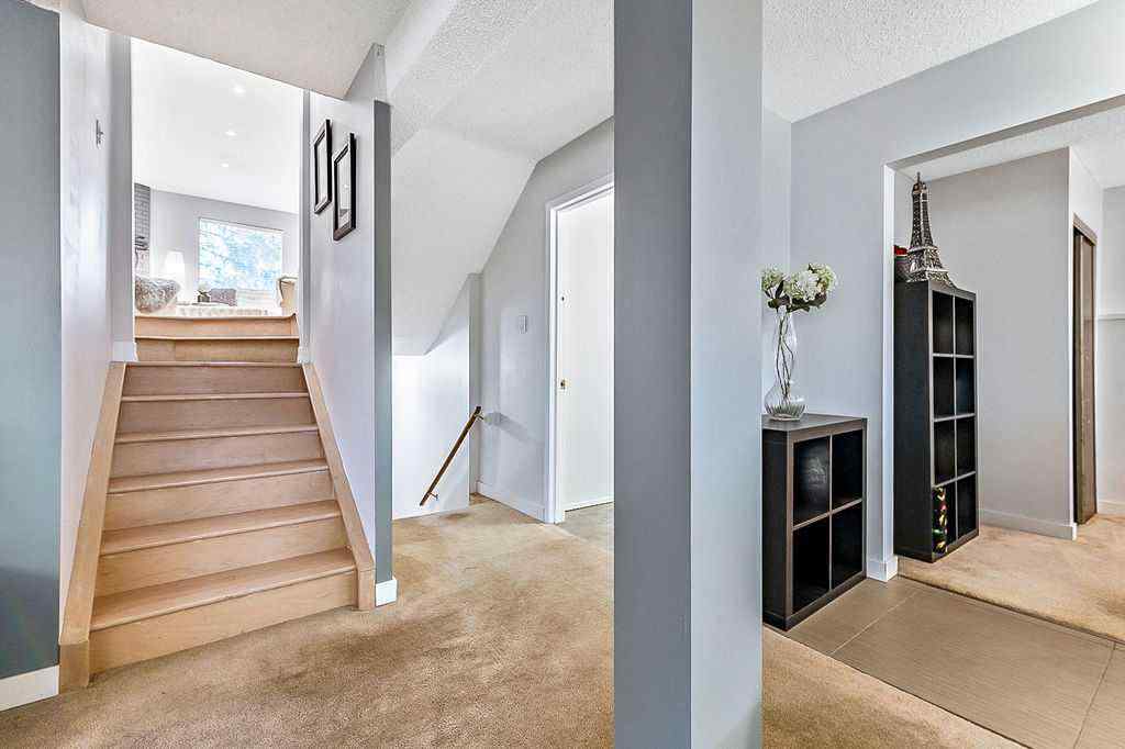 MLS® A2267325 - 5279 Dalcroft Crescent NW in Dalhousie Calgary, Residential