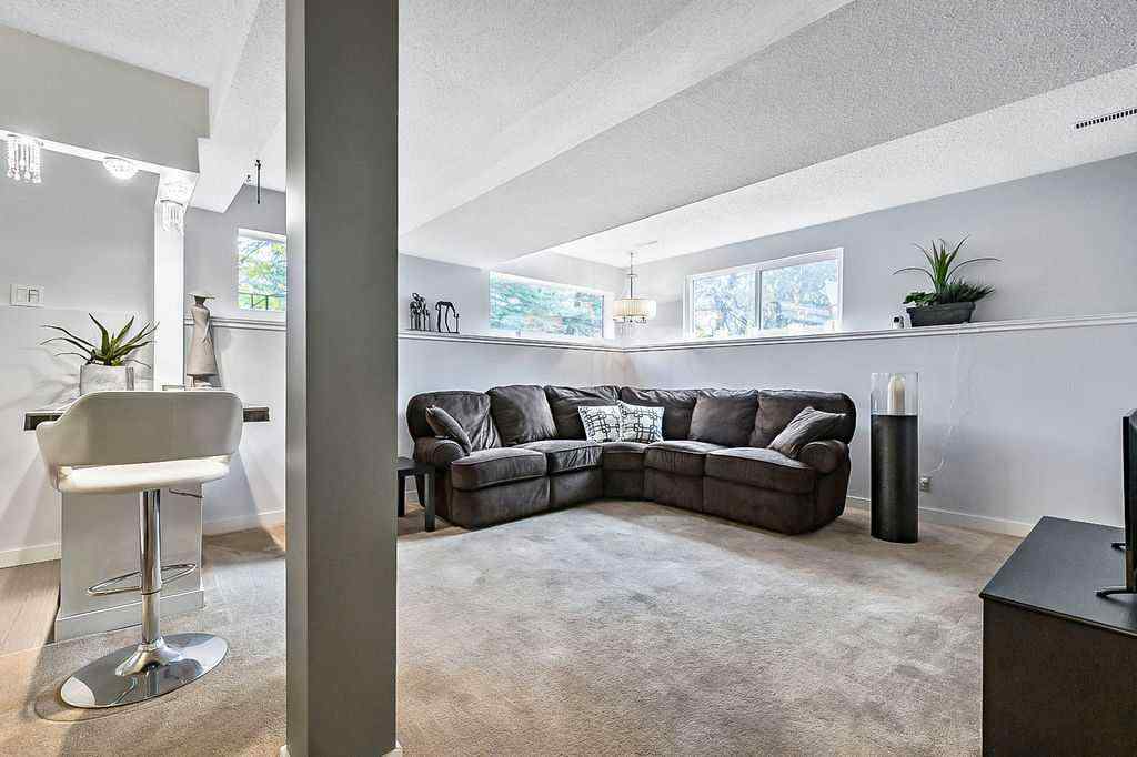 MLS® A2267325 - 5279 Dalcroft Crescent NW in Dalhousie Calgary, Residential