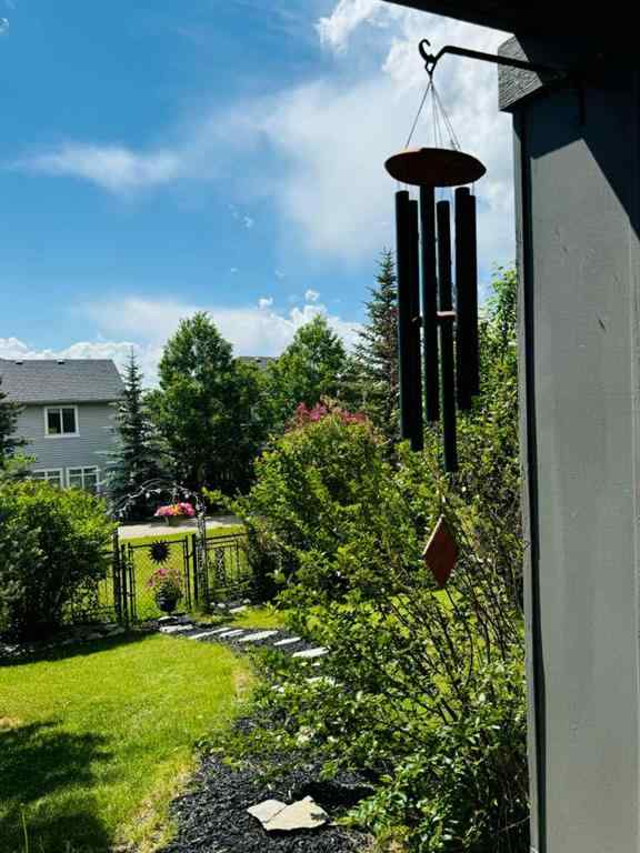 MLS® A2267329 - 40 Heritage Hill  in Heritage Hills Cochrane, Residential