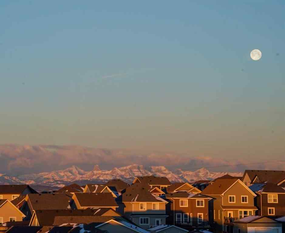 MLS® A2267329 - 40 Heritage Hill  in Heritage Hills Cochrane, Residential