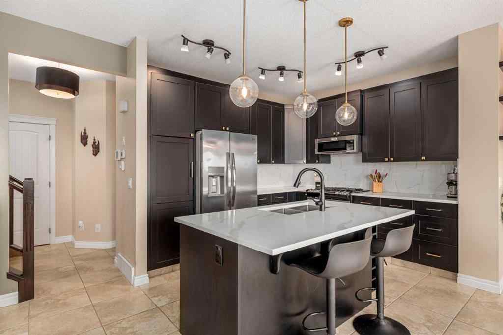 MLS® A2267329 - 40 Heritage Hill  in Heritage Hills Cochrane, Residential