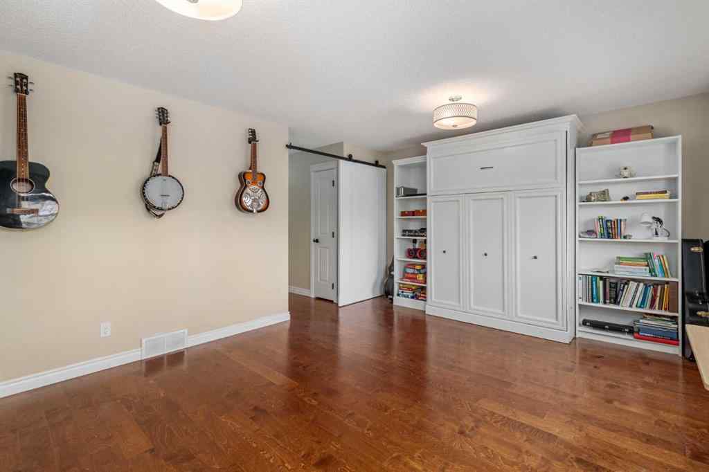 MLS® A2267329 - 40 Heritage Hill  in Heritage Hills Cochrane, Residential