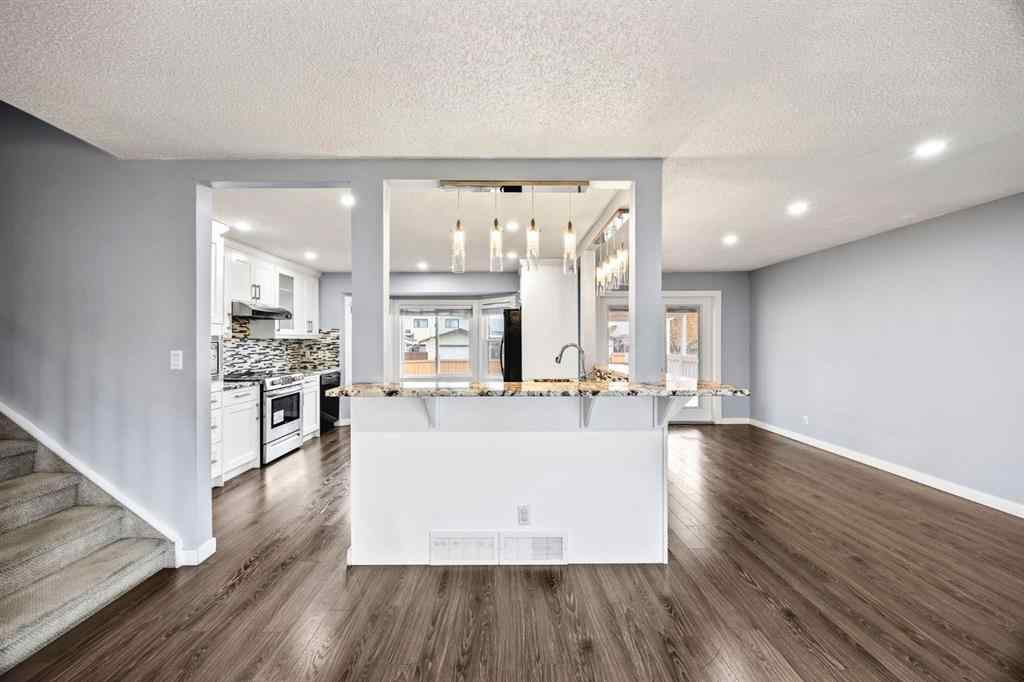 MLS® A2267332 - 80 Templewood Road NE in Temple Calgary, Residential