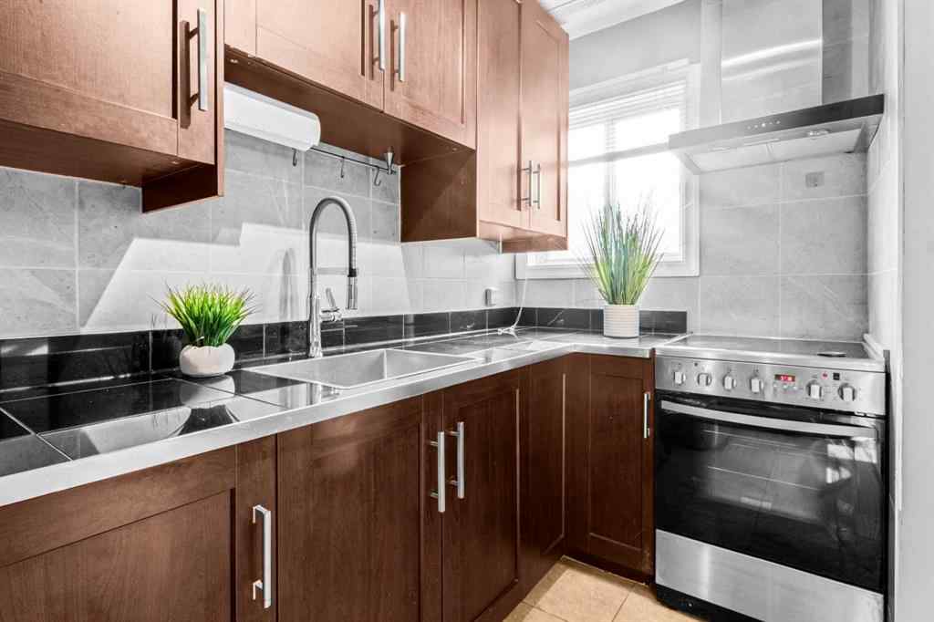 MLS® A2267338 - Unit #8 3726 Centre Street NE in Highland Park Calgary, Residential