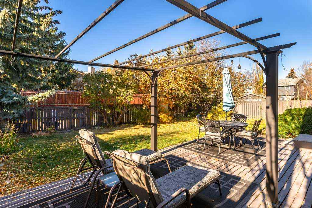 MLS® A2267342 - 11 Bernard Place NW in Beddington Heights Calgary, Residential