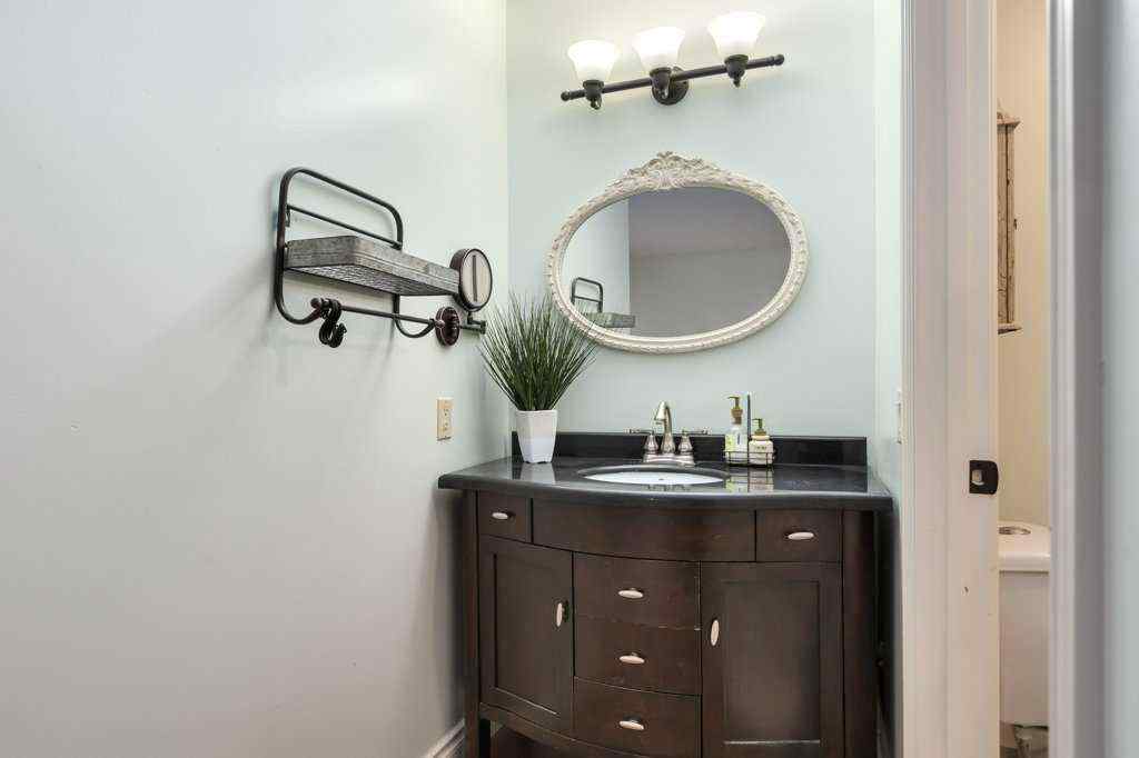 MLS® A2267342 - 11 Bernard Place NW in Beddington Heights Calgary, Residential