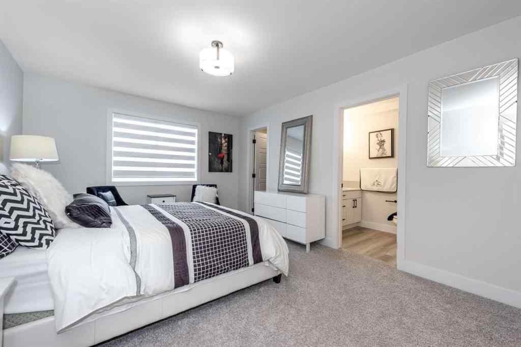 MLS® A2267343 - Unit #2 2635 1 Avenue  NW in West Hillhurst Calgary, Residential