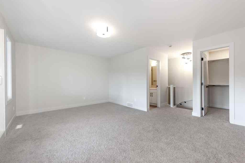 MLS® A2267343 - Unit #2 2635 1 Avenue  NW in West Hillhurst Calgary, Residential