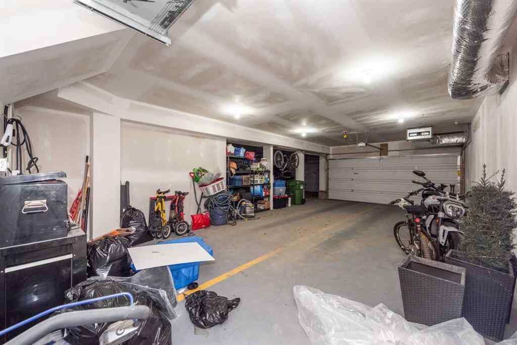 MLS® A2267343 - Unit #2 2635 1 Avenue  NW in West Hillhurst Calgary, Residential