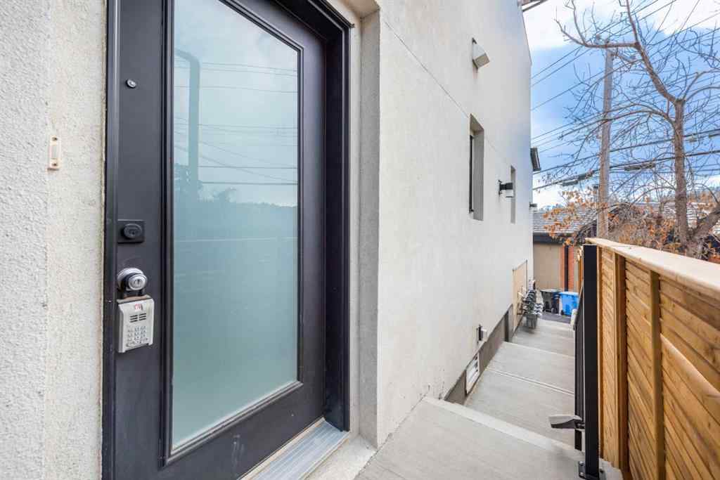 MLS® A2267343 - Unit #2 2635 1 Avenue  NW in West Hillhurst Calgary, Residential