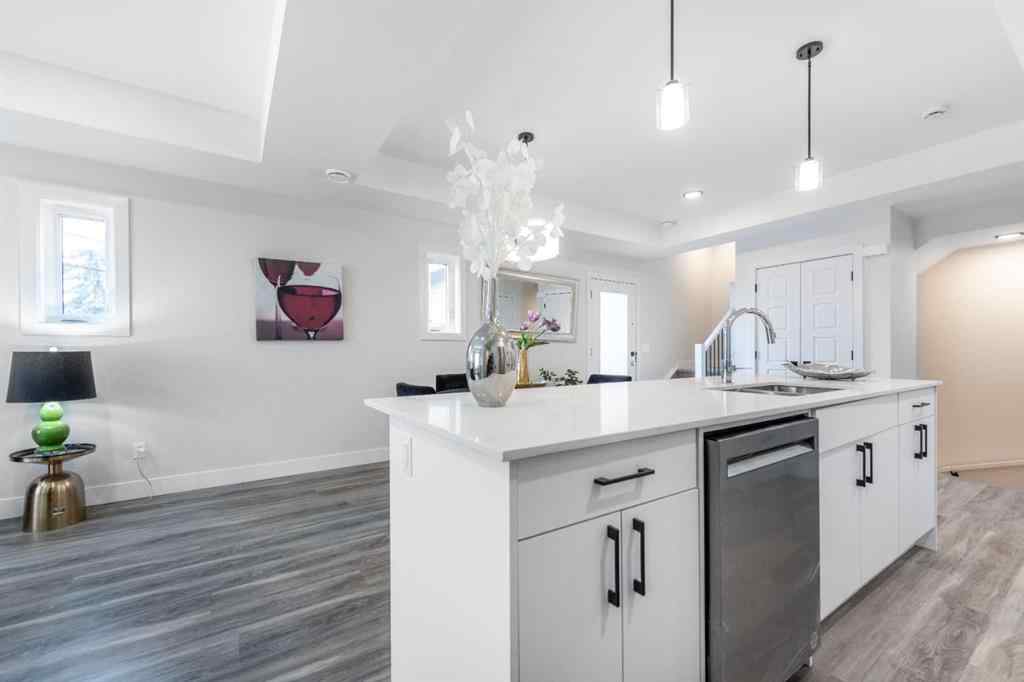 MLS® A2267343 - Unit #2 2635 1 Avenue  NW in West Hillhurst Calgary, Residential