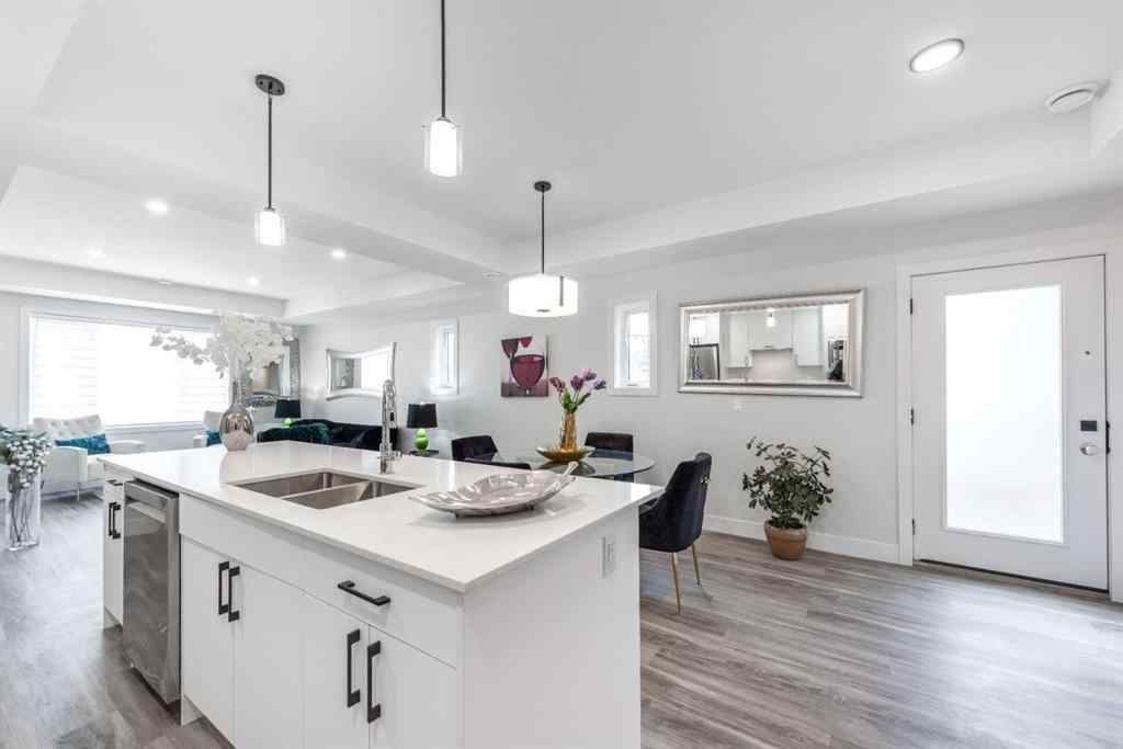 MLS® A2267343 - Unit #2 2635 1 Avenue  NW in West Hillhurst Calgary, Residential