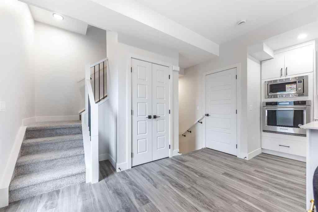 MLS® A2267343 - Unit #2 2635 1 Avenue  NW in West Hillhurst Calgary, Residential