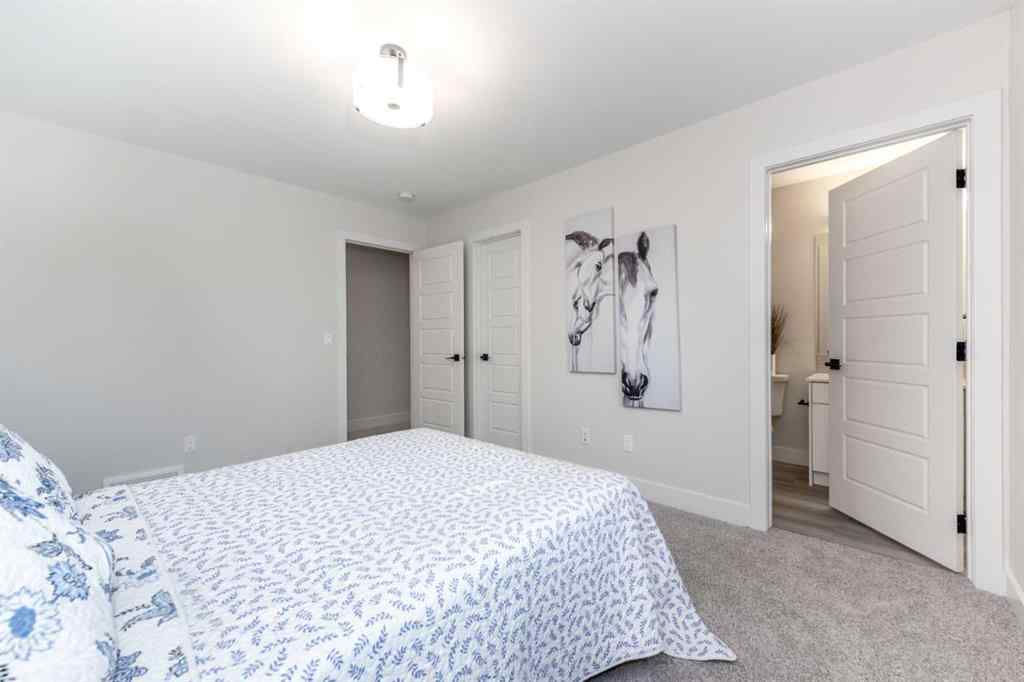 MLS® A2267343 - Unit #2 2635 1 Avenue  NW in West Hillhurst Calgary, Residential