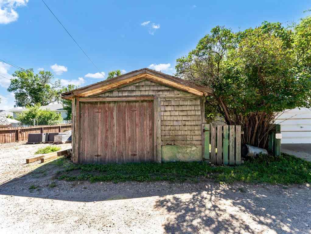 MLS&reg; # A2267347 - 1054 Yuill Street SE in River Flats Medicine Hat, Residential Open Houses