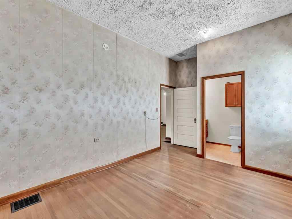 MLS&reg; # A2267347 - 1054 Yuill Street SE in River Flats Medicine Hat, Residential Open Houses