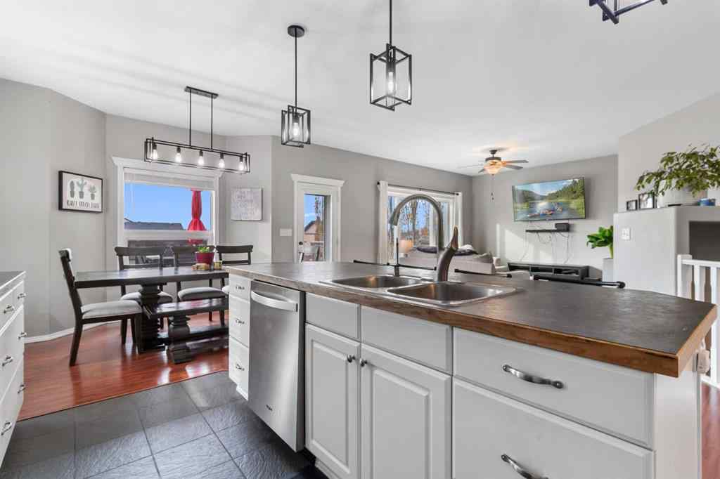 MLS® A2267350 - 10 Fawn Meadows Crescent   in Fawn Meadows Delburne, Residential