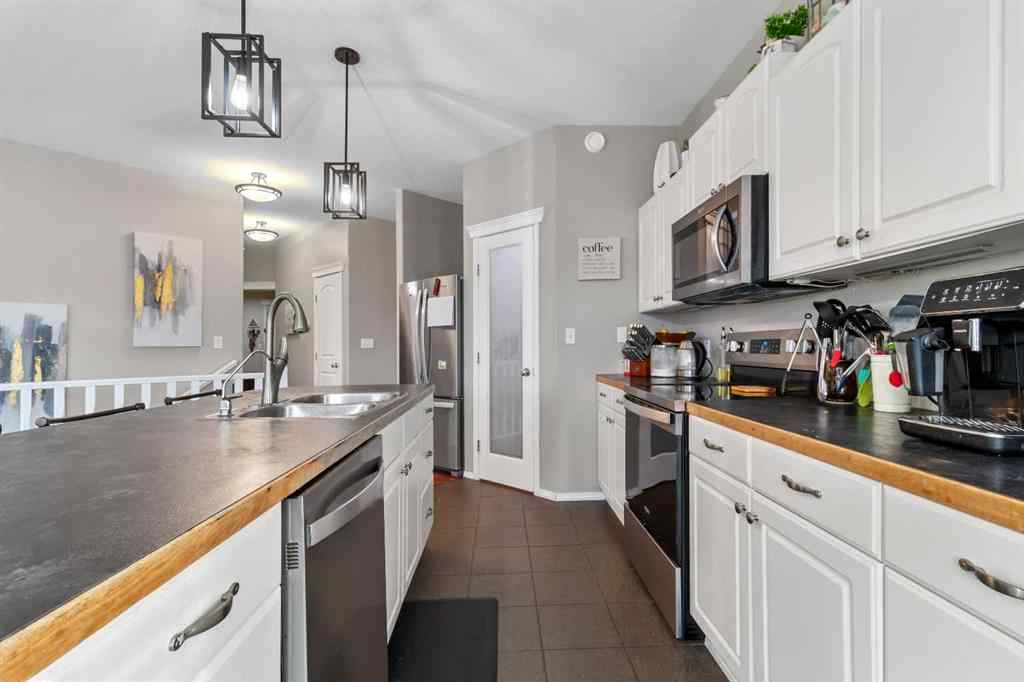 MLS® A2267350 - 10 Fawn Meadows Crescent   in Fawn Meadows Delburne, Residential