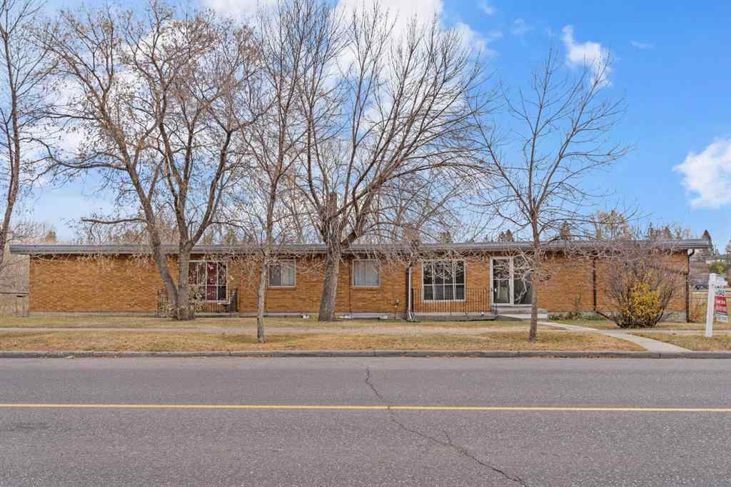 MLS® A2267352 - Unit #205 4328 4 Street NW in Highland Park Calgary, Residential