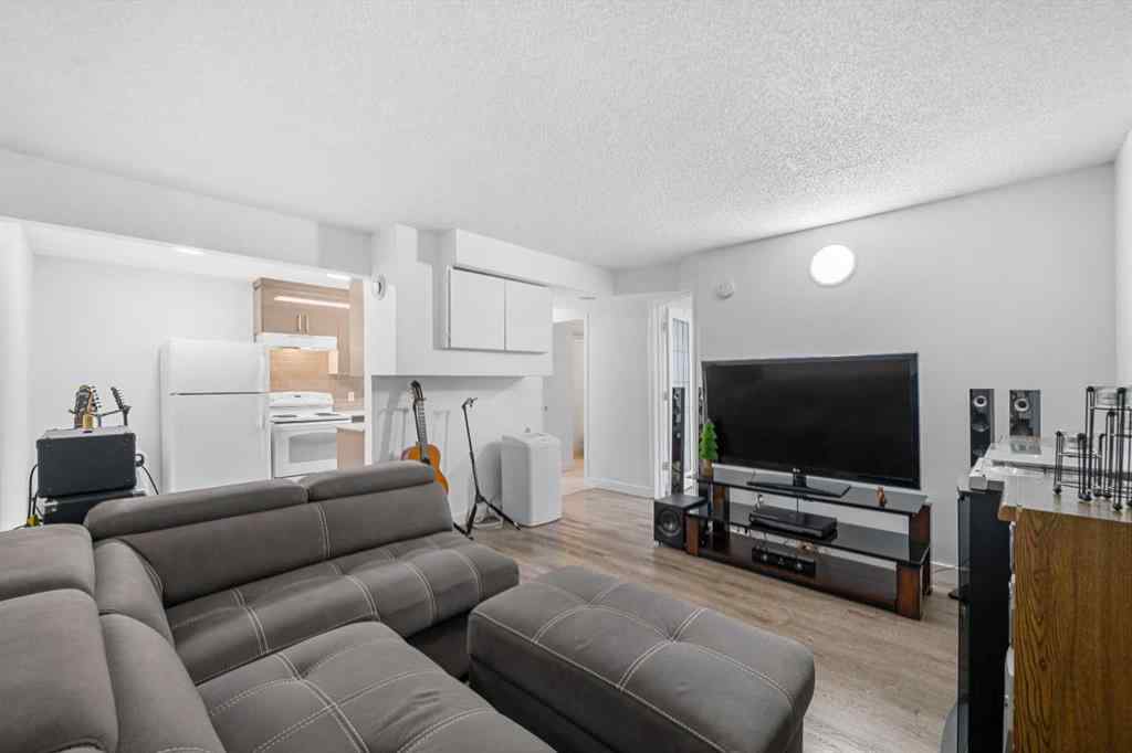MLS® A2267352 - Unit #205 4328 4 Street NW in Highland Park Calgary, Residential