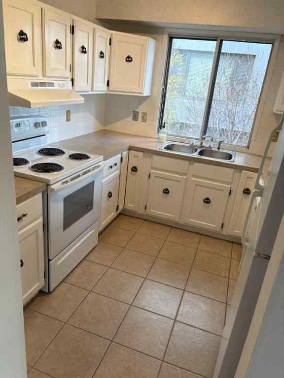 MLS® A2267372 - Unit #15 821 3 Avenue SW in Downtown Commercial Core Calgary, Residential