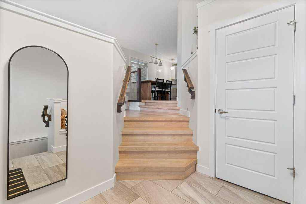 MLS® A2267377 - 14 Village Crescent  in Vanier East Red Deer, Residential