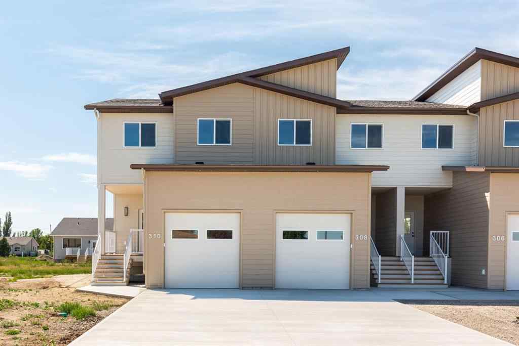 MLS® A2267381 - 310 S 50 W   in NONE Raymond, Residential