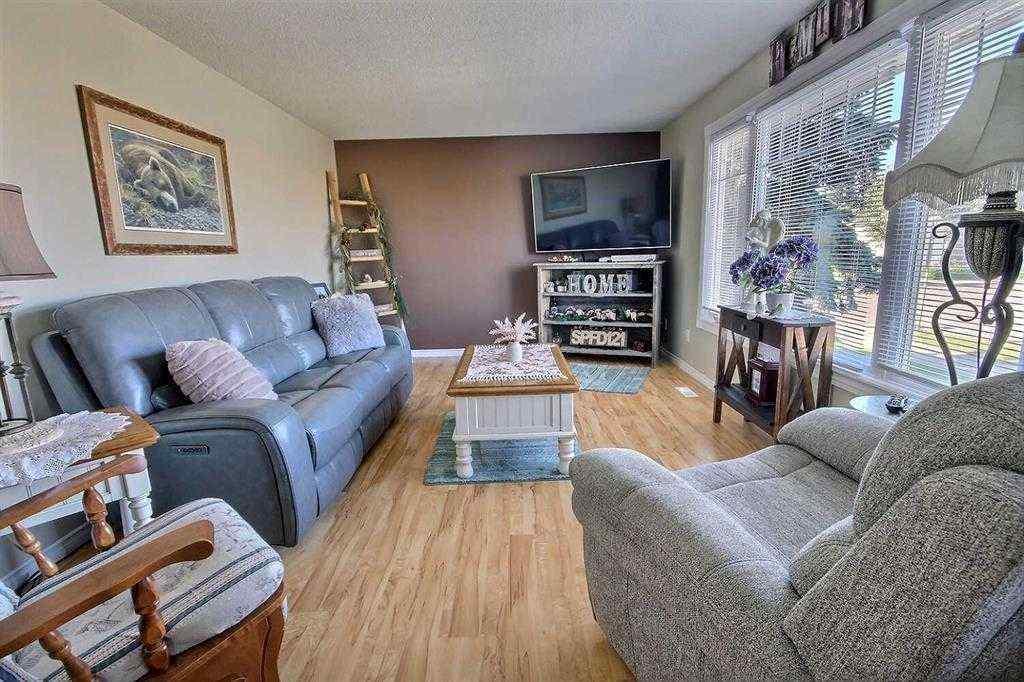 MLS® A2267384 - 4801 45 Street  in NONE St. Paul, Residential