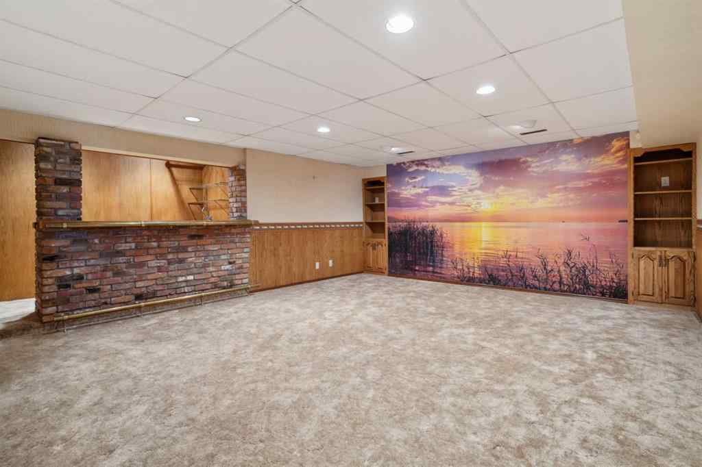 MLS® A2267386 - 4211 69 Street  in Duggan Park Camrose, Residential