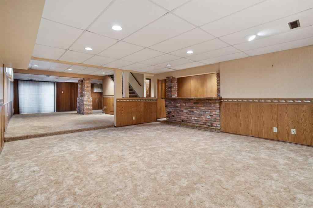 MLS® A2267386 - 4211 69 Street  in Duggan Park Camrose, Residential