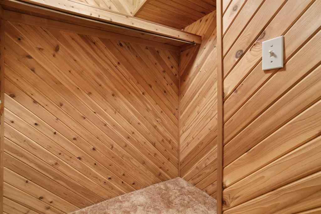 MLS® A2267386 - 4211 69 Street  in Duggan Park Camrose, Residential