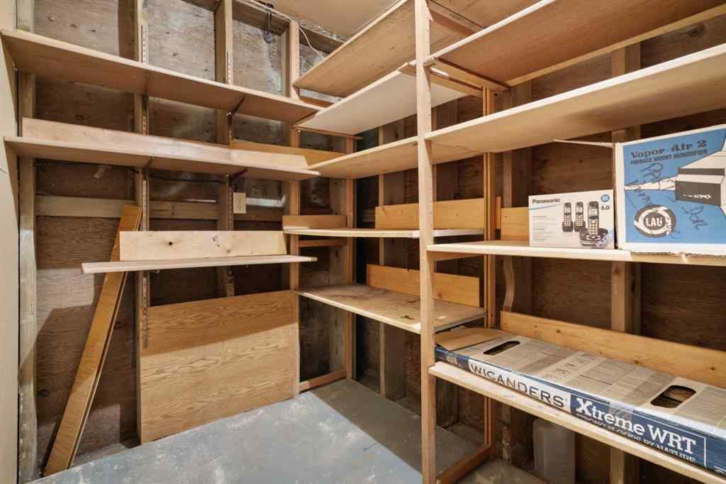 MLS® A2267386 - 4211 69 Street  in Duggan Park Camrose, Residential