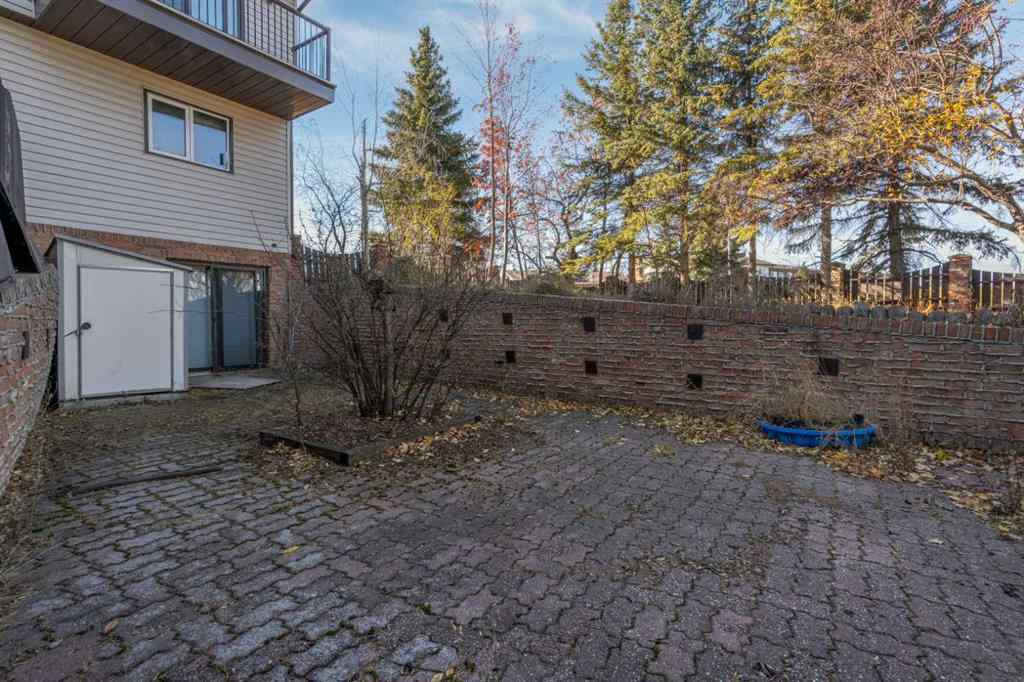 MLS® A2267386 - 4211 69 Street  in Duggan Park Camrose, Residential