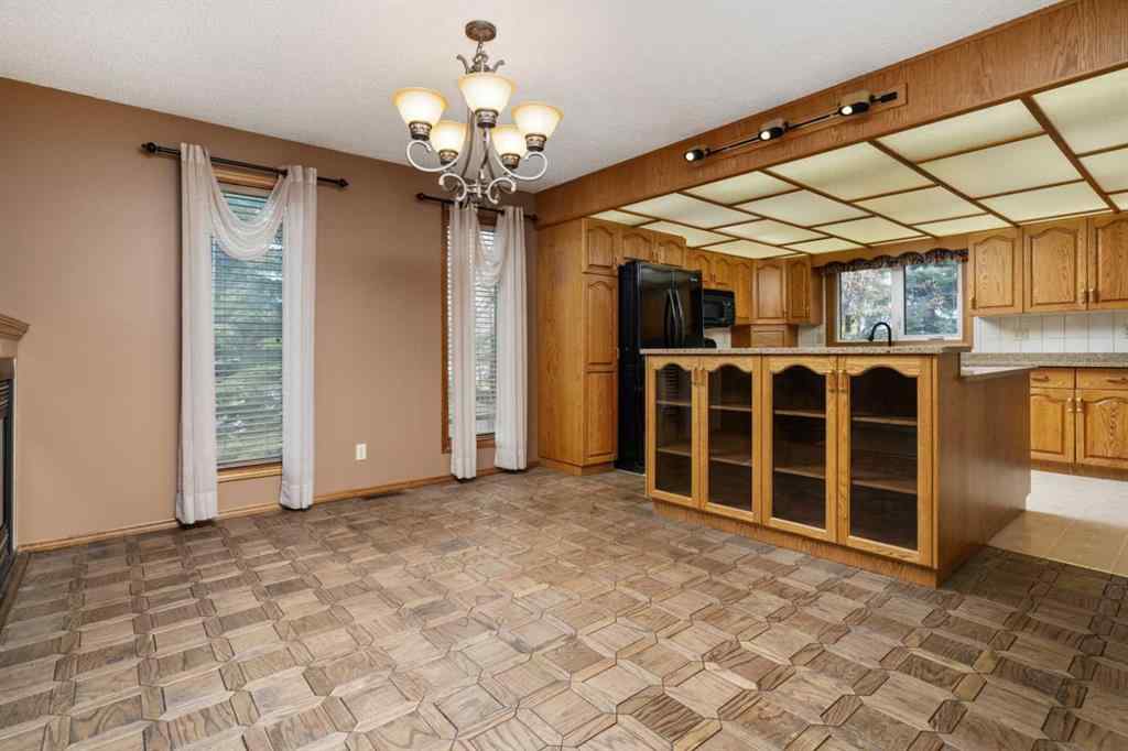 MLS® A2267386 - 4211 69 Street  in Duggan Park Camrose, Residential