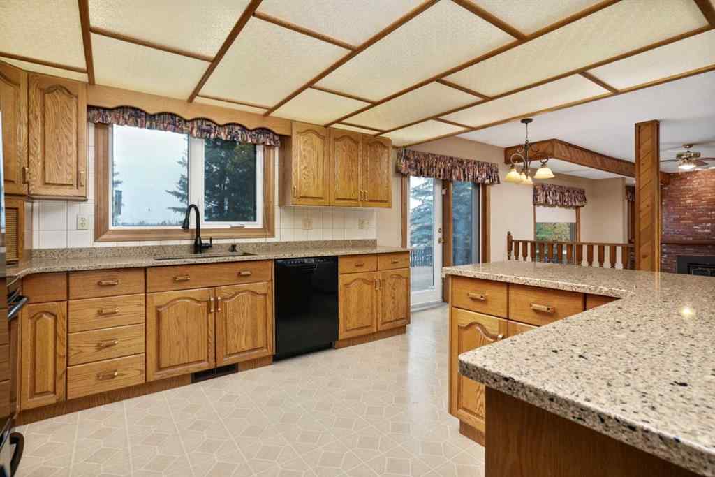 MLS® A2267386 - 4211 69 Street  in Duggan Park Camrose, Residential