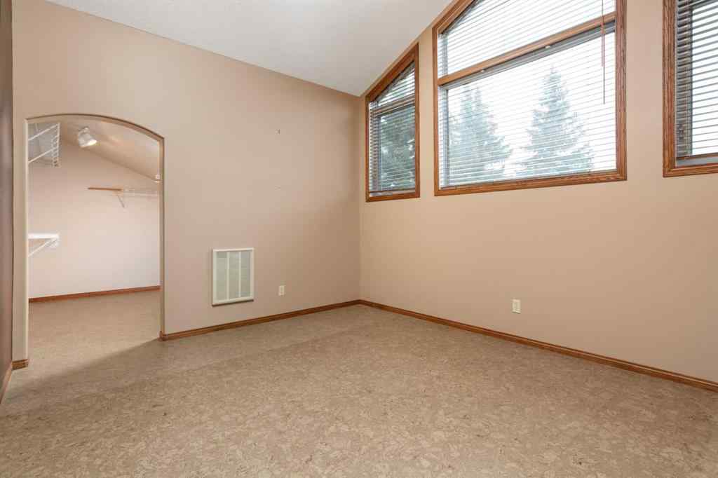 MLS® A2267386 - 4211 69 Street  in Duggan Park Camrose, Residential