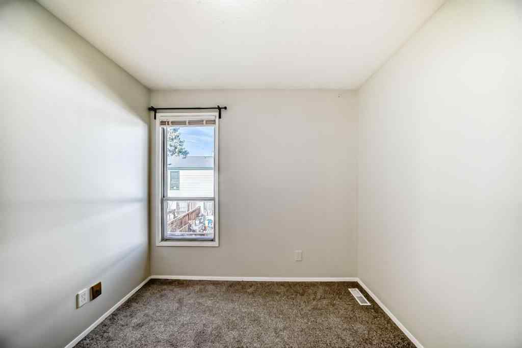 MLS® A2267387 - 120 Pennsylvania Road SE in Penbrooke Meadows Calgary, Residential