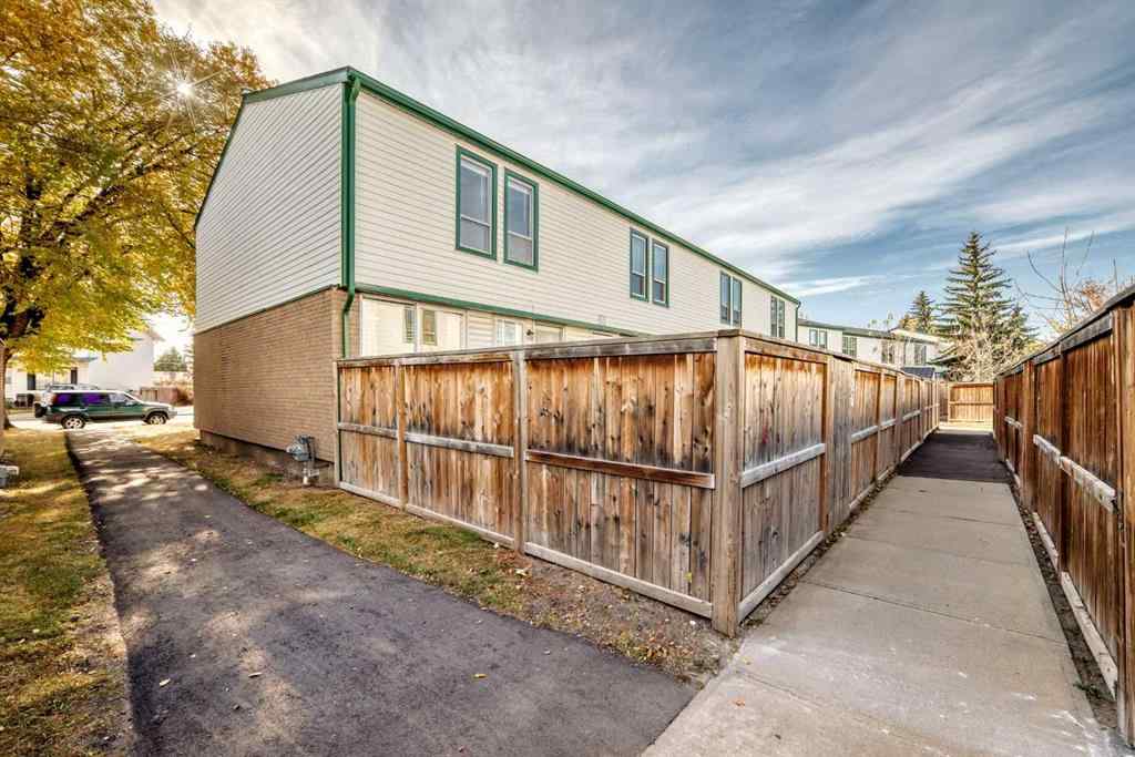 MLS® A2267387 - 120 Pennsylvania Road SE in Penbrooke Meadows Calgary, Residential