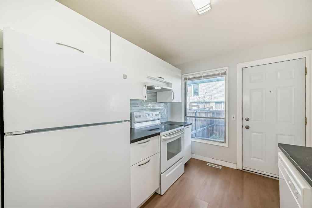 MLS® A2267387 - 120 Pennsylvania Road SE in Penbrooke Meadows Calgary, Residential