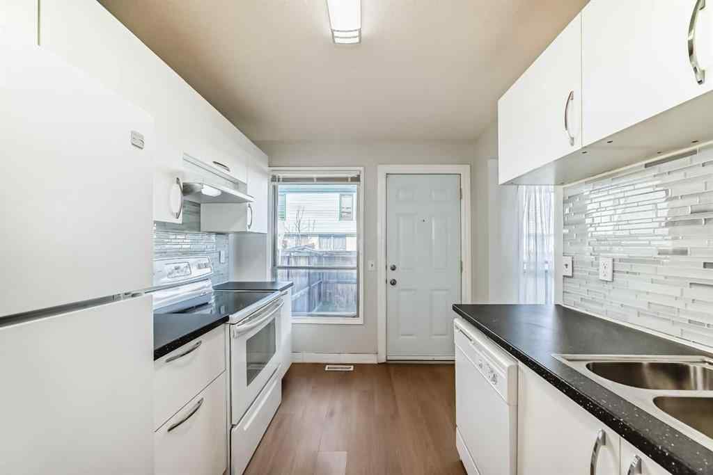 MLS® A2267387 - 120 Pennsylvania Road SE in Penbrooke Meadows Calgary, Residential