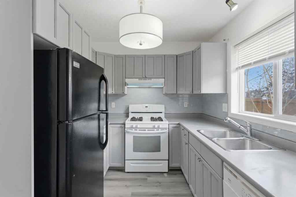 MLS® A2267389 - Unit #118 55 Fairways Drive NW in Fairways Airdrie, Residential