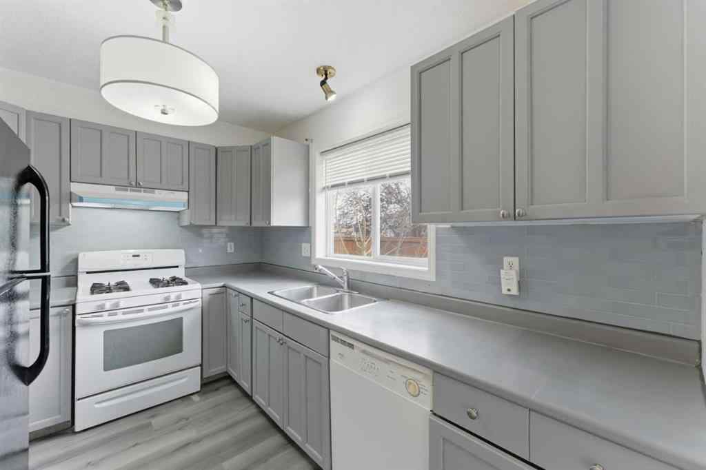 MLS® A2267389 - Unit #118 55 Fairways Drive NW in Fairways Airdrie, Residential