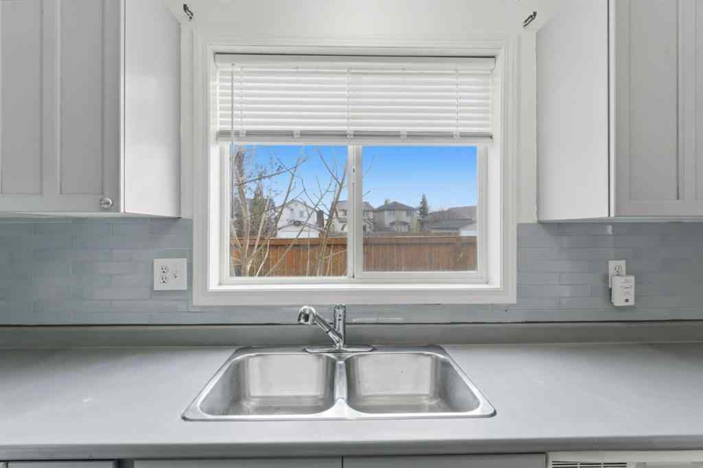 MLS® A2267389 - Unit #118 55 Fairways Drive NW in Fairways Airdrie, Residential