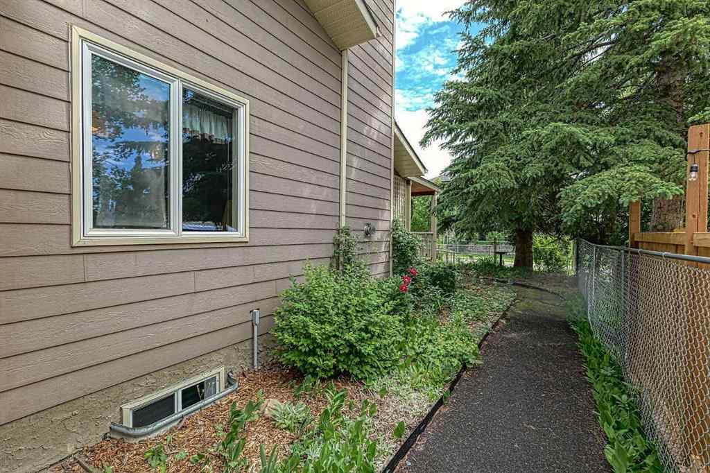 MLS® A2267390 - 21 Welch Crescent  in Downey Ridge Okotoks, Residential