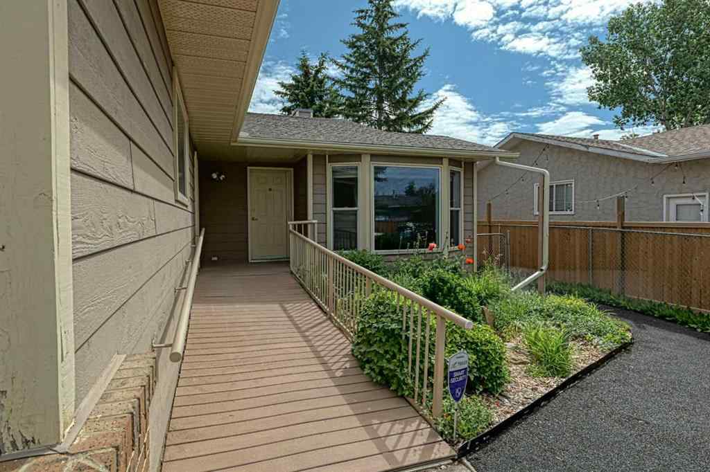 MLS® A2267390 - 21 Welch Crescent  in Downey Ridge Okotoks, Residential