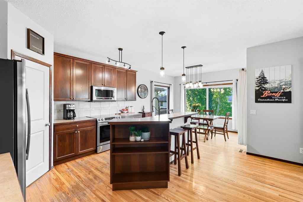 MLS® A2267391 - 155 Sunset Close  in Sunset Ridge Cochrane, Residential