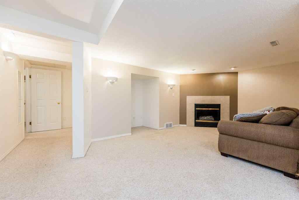 MLS® A2267392 - 9321 63 Avenue  in Country Club Estates Grande Prairie, Residential