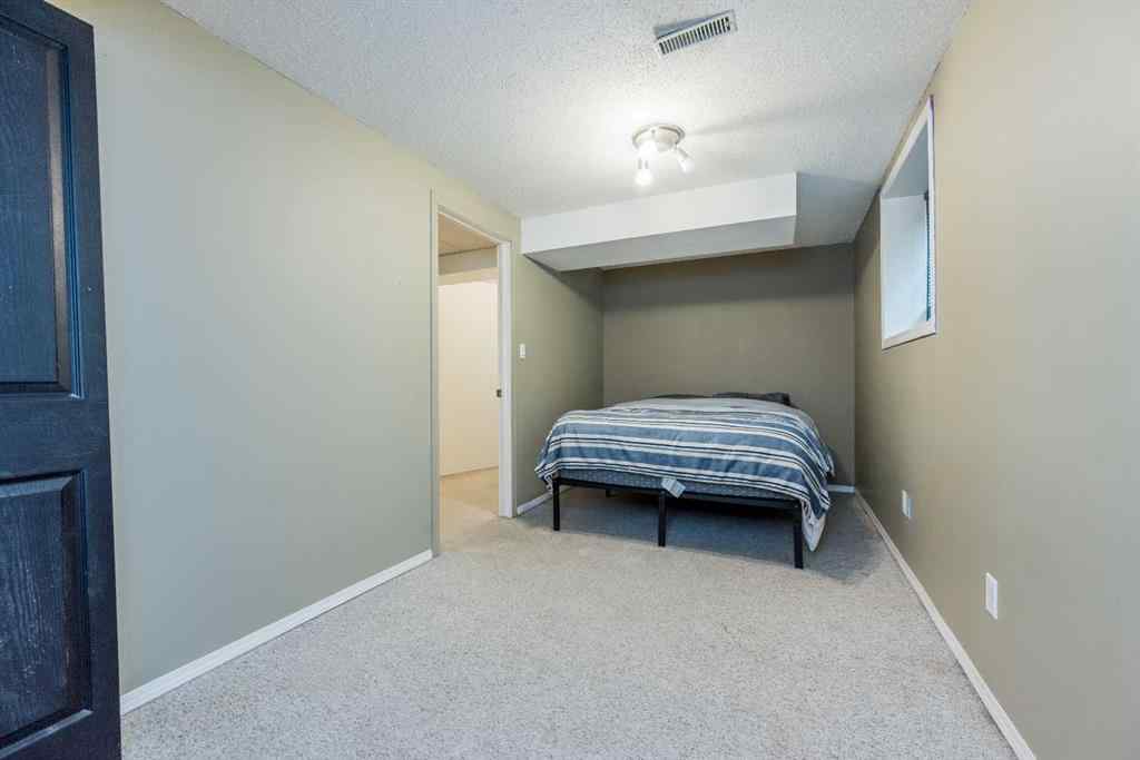 MLS® A2267392 - 9321 63 Avenue  in Country Club Estates Grande Prairie, Residential